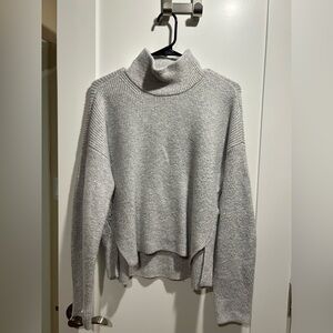 Abercrombie & Fitch Light Gray Turtleneck Sweater